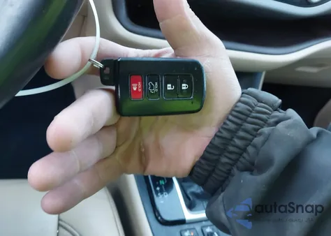 2015 Toyota Highlander Xle V6 z USA, uszkodzony, nr VIN 5TDJKRFH5FS133777